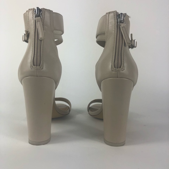 Steve Madden Halting Ankle Strap Block Heel Sandal - Picture 2 of 8